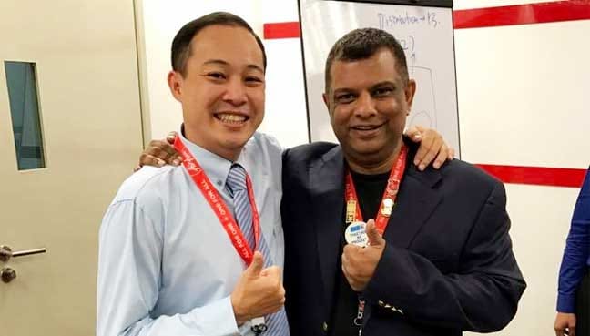 A Grab ride for Tony Fernandes lands man AirAsia job