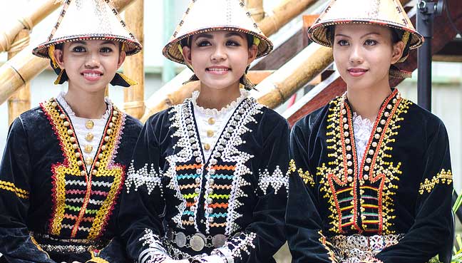 Permintaan baju tradisi Sabah meningkat menjelang Pesta Kaamatan