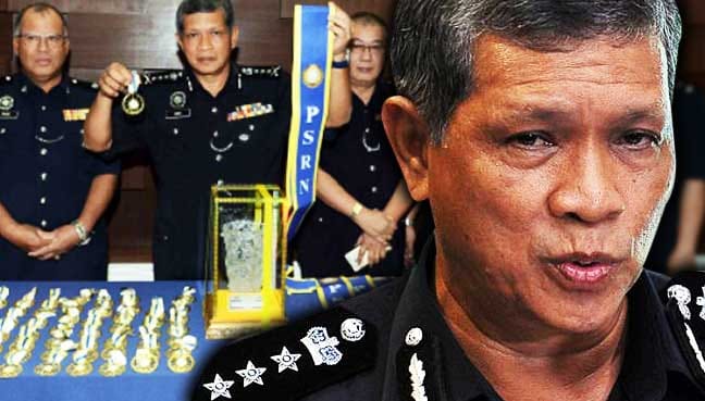 ‘Datuk’ detained over medal scam