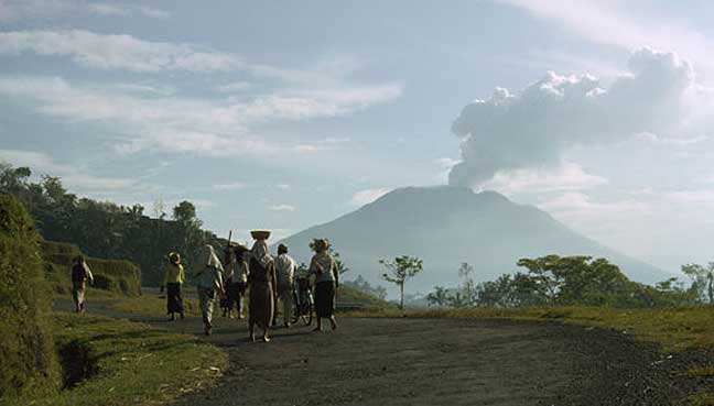 Bali volcano evacuees outside red zone fearful to return home