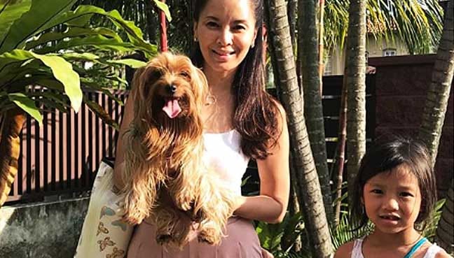 Dikecam kongsi foto dukung anjing, Daphne Iking minta maaf