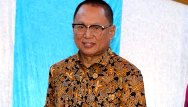 Sultan Johor nasihat jangan bertanding, kata Puad Zarkashi