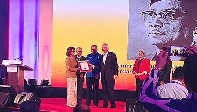 Honorary journalism award goes to Tunku Abdul Rahman