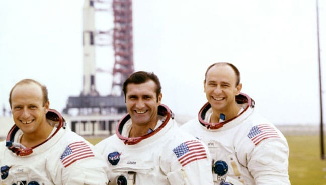 Moonwalking astronaut-artist Alan Bean dies at 86