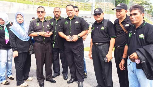 Pesara dakwa pegawai kanan ATM salah guna aset, bantu kempen BN