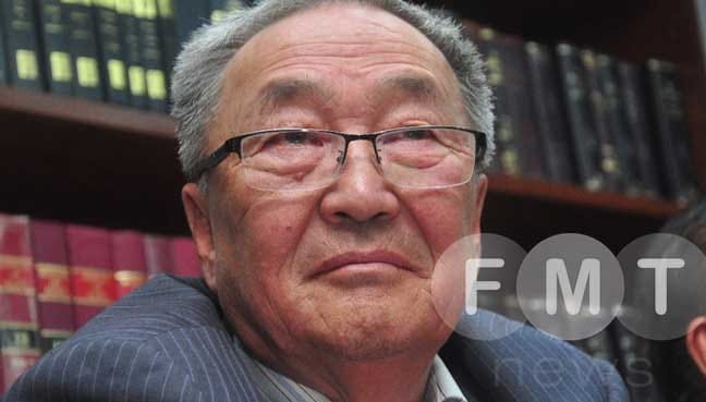 Bapa Altantuya nafi terima wang Najib untuk tutup kes