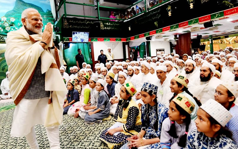 Apabila Modi menyambut Asyura