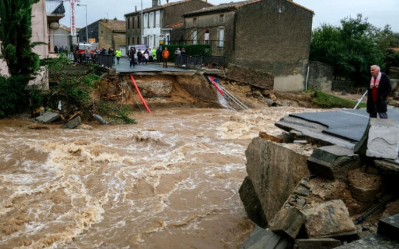 13 dead as flooding hits southwestern France