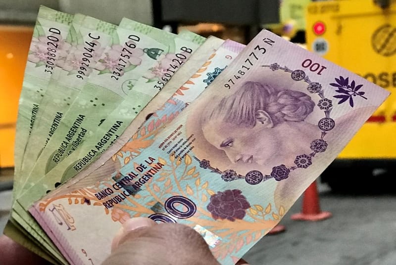 Argentina imposes exchange controls to calm markets
