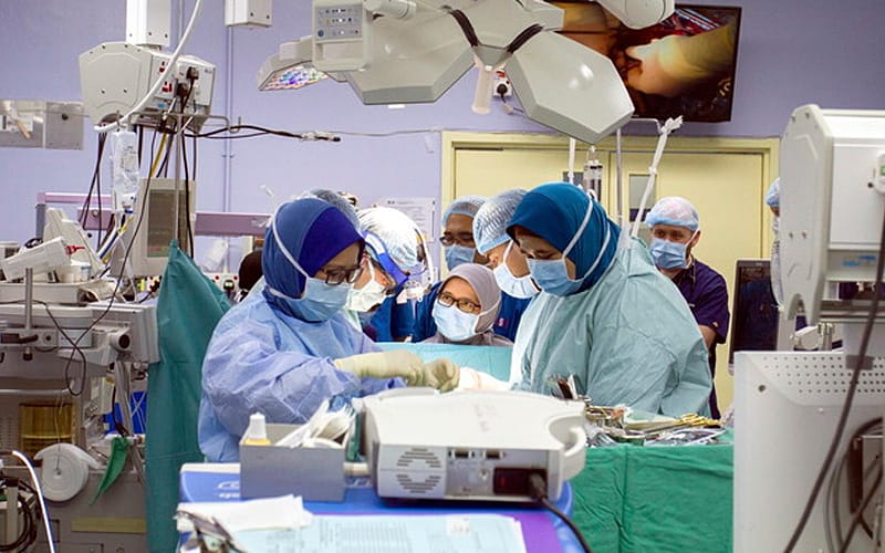 6,000 new doctors every year, not enough jobs