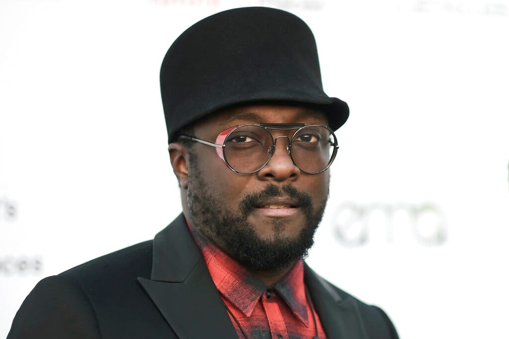 will.i.am accuses ‘overly aggressive’ Qantas stewardess of racism