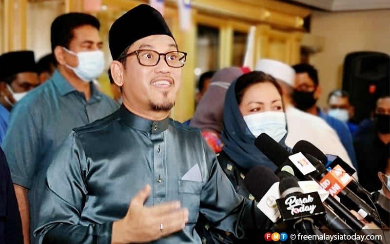 Faizal serah surat letak jawatan MB kepada Sultan Perak