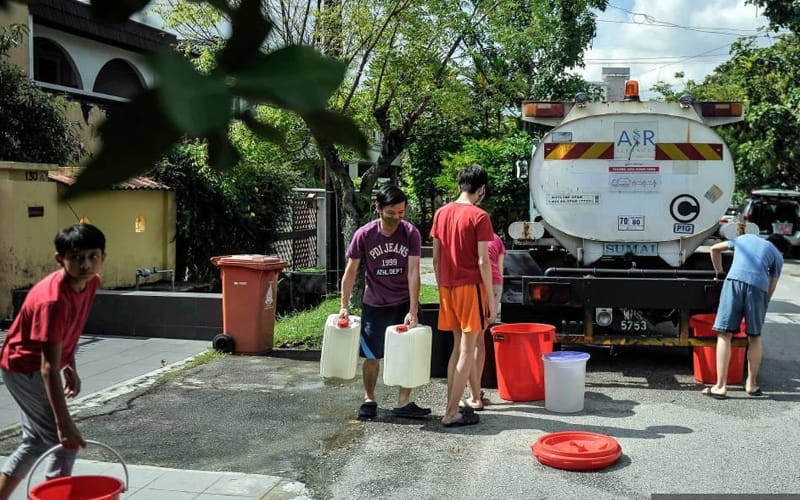 Taps run dry as swollen river shuts treatment plant