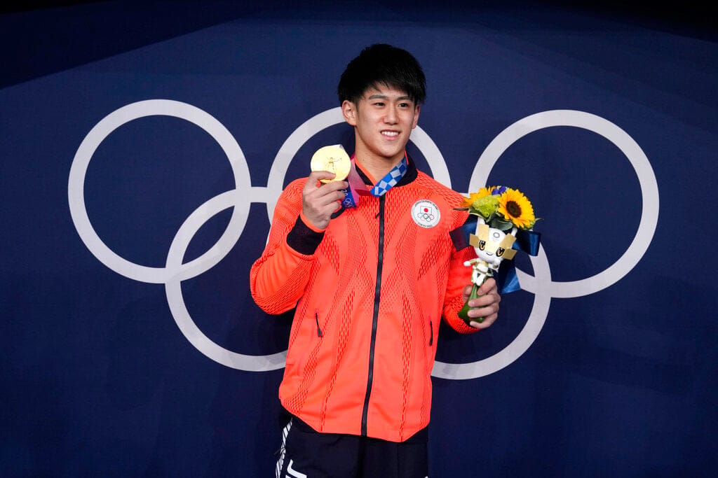 Hashimoto captures horizontal bar gold for Japan