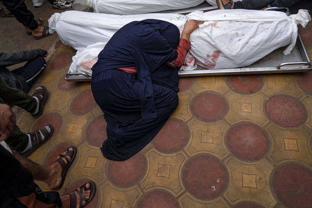 Israel’s forces storm Khan Younis