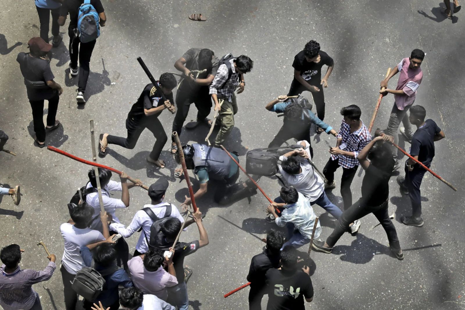 bangladesh_protest_220724_ap