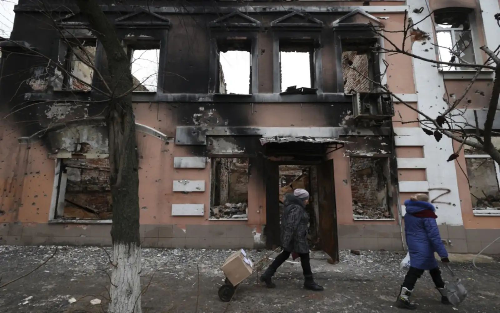 Ukraine says Russia launched 139 drones, ballistic missile