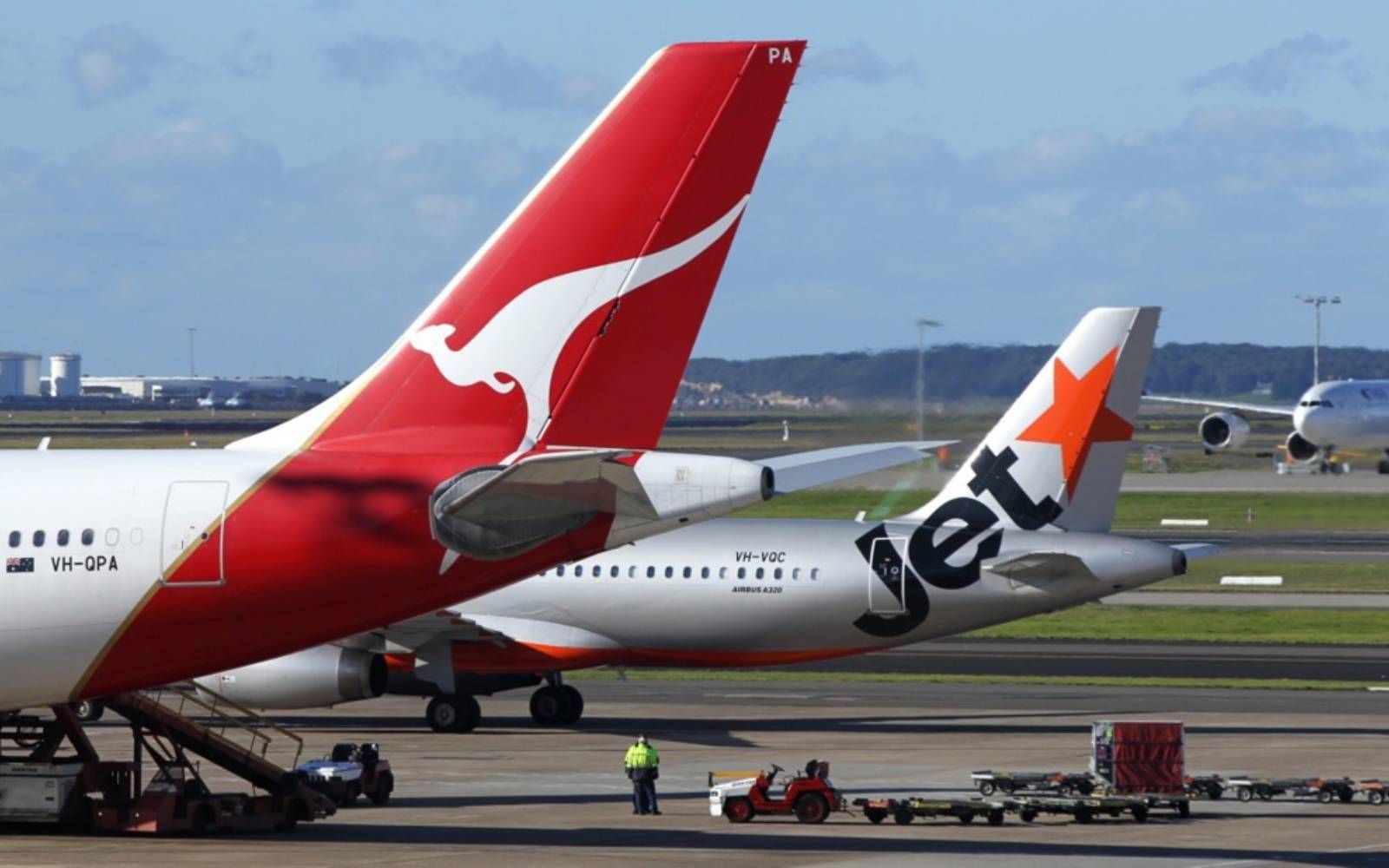 Qantas to close Asian budget airline offshoot