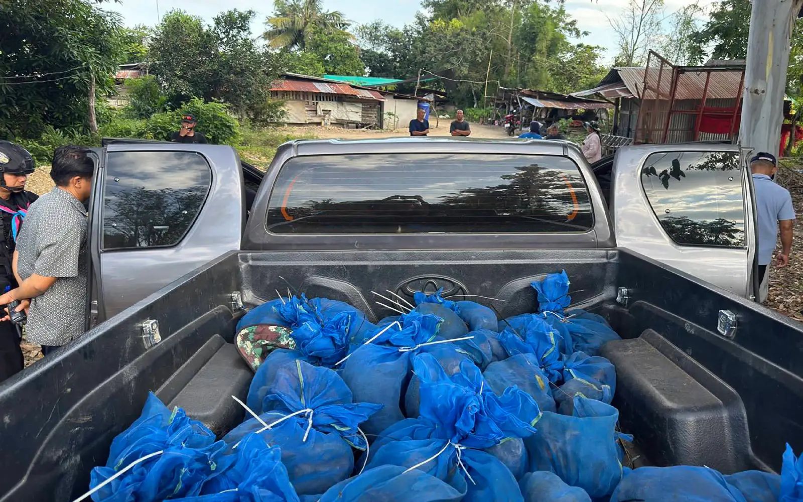 Thailand arrests men smuggling 81 macaques and drugs