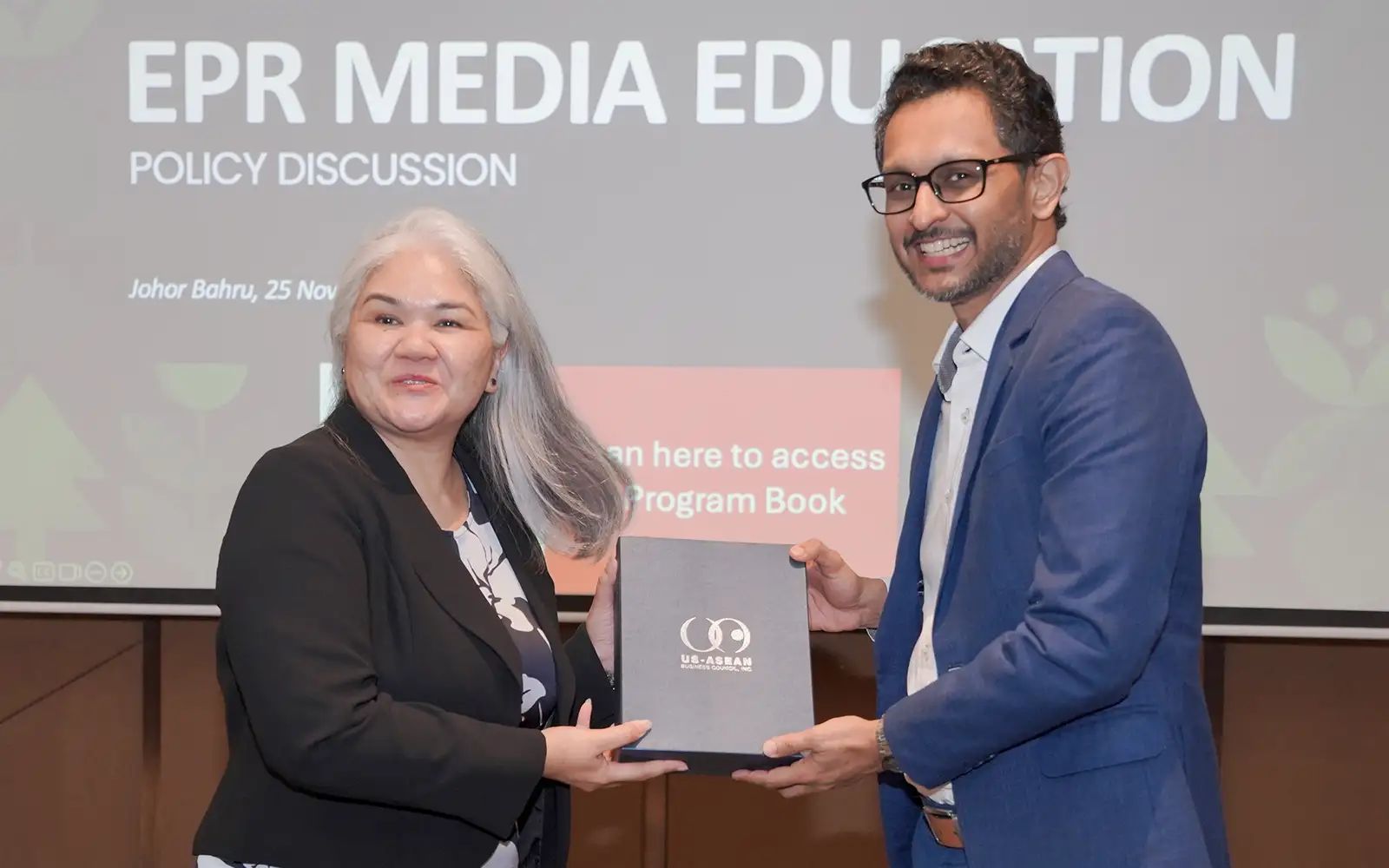 Umesh Madhavan of Coca-Cola (right) and Tina Jamaluddin of the US-Asean Business Council 