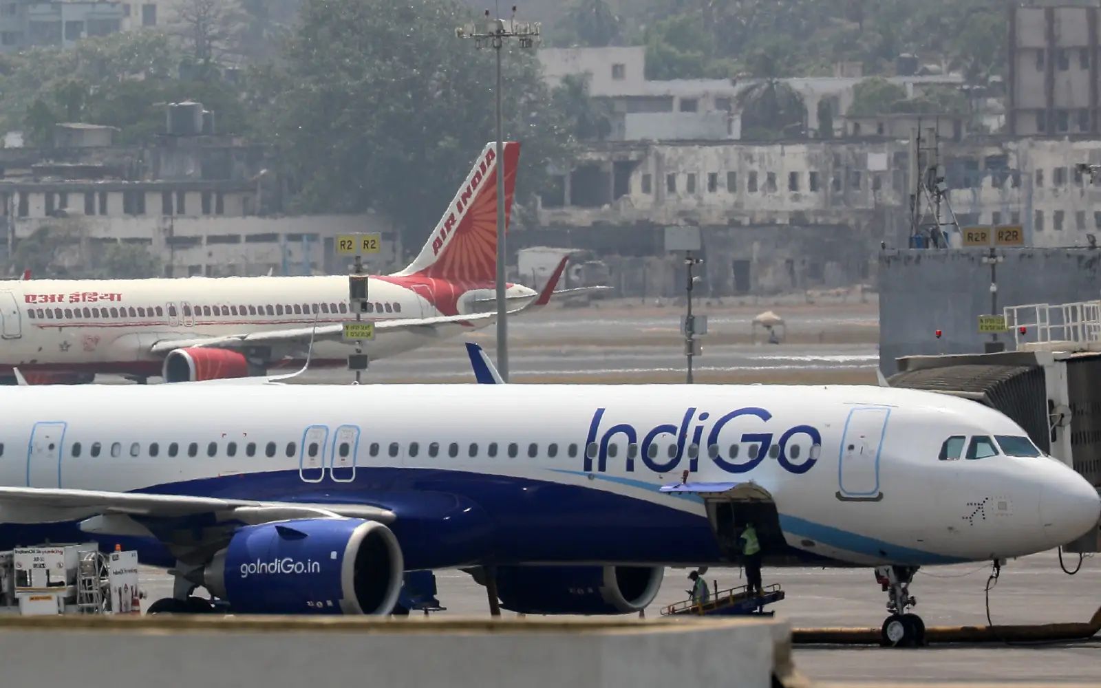 Chaos after India’s biggest airline cancels 1,200 flights