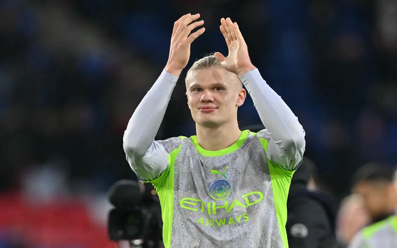 Haaland stars in win over Palace to fire Man City title charge