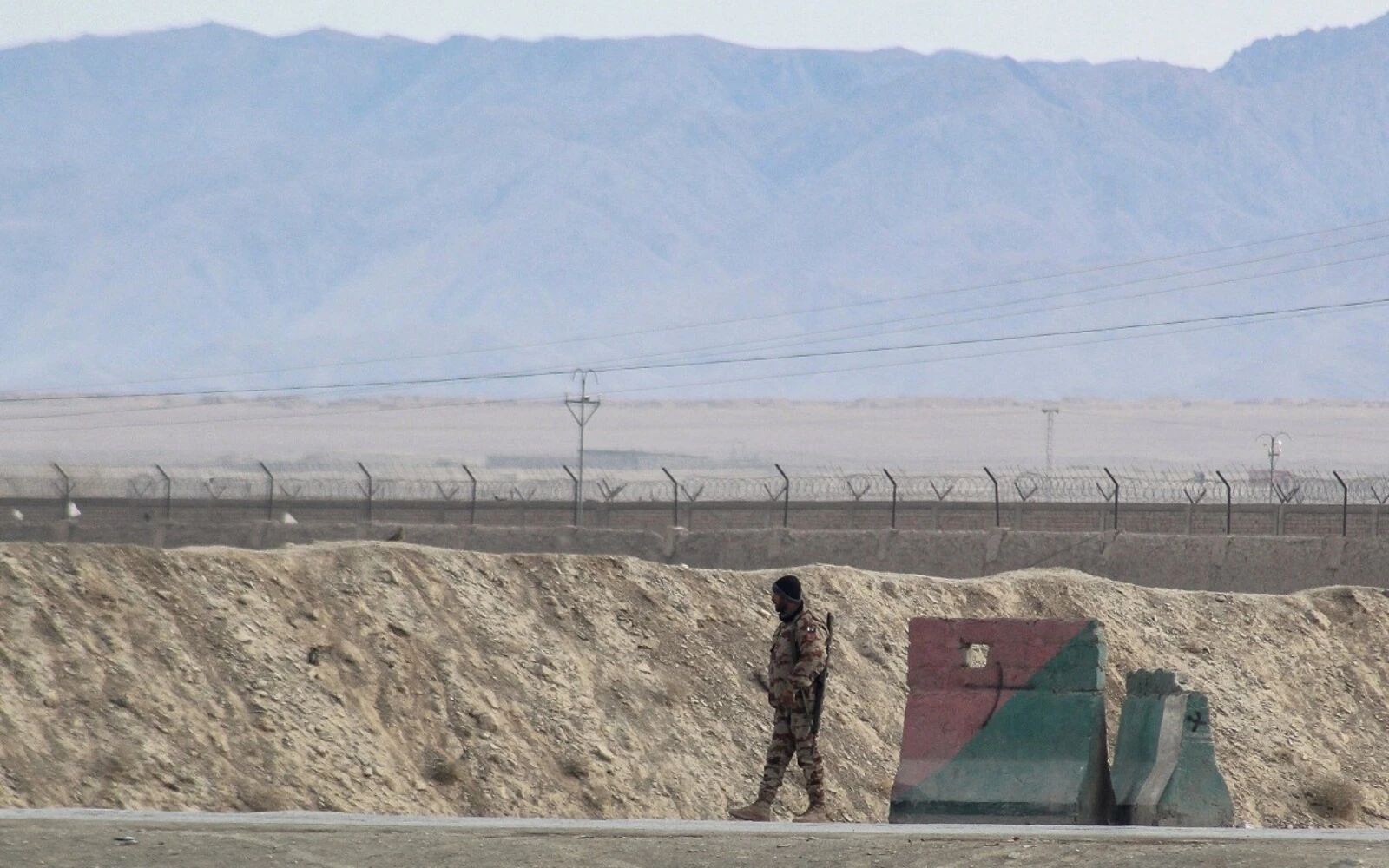 Four civilians killed in fresh Afghan-Pakistan border clash