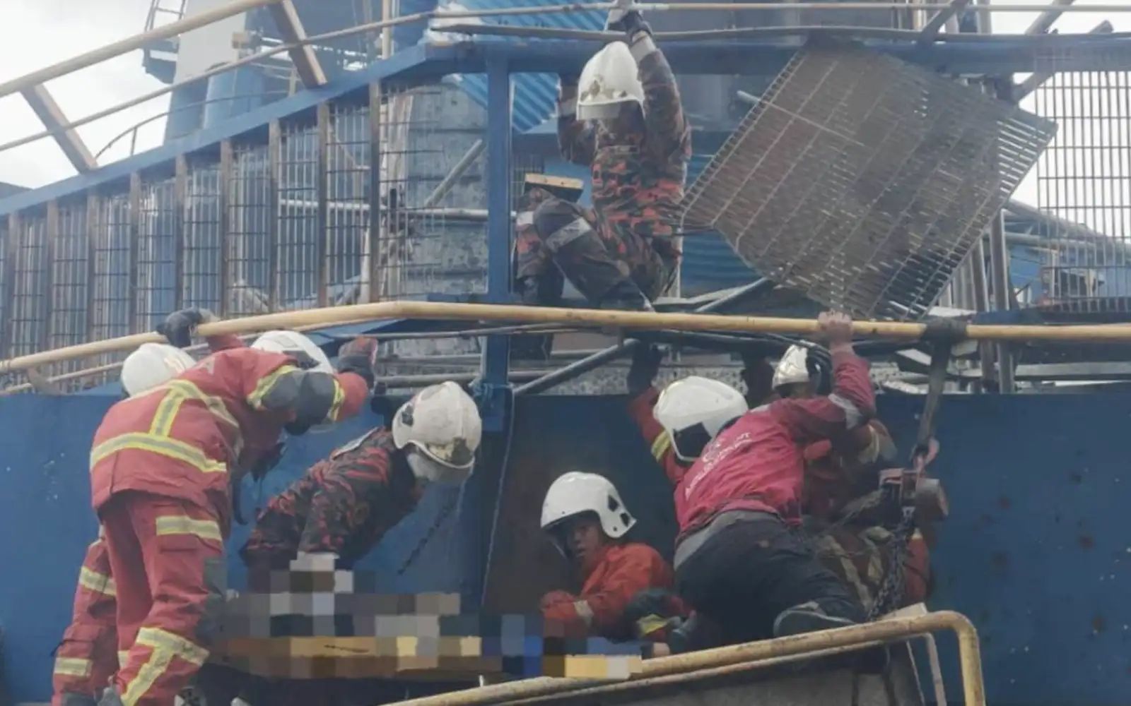 kren arang batu runtuh Loji Janakuasa Pontian