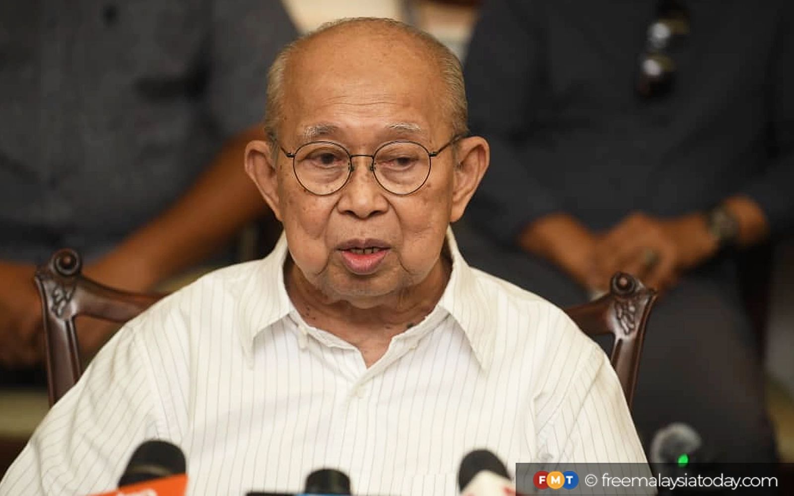 Umno perlu nilai semula kedudukan dalam kerajaan, kata Ku Li