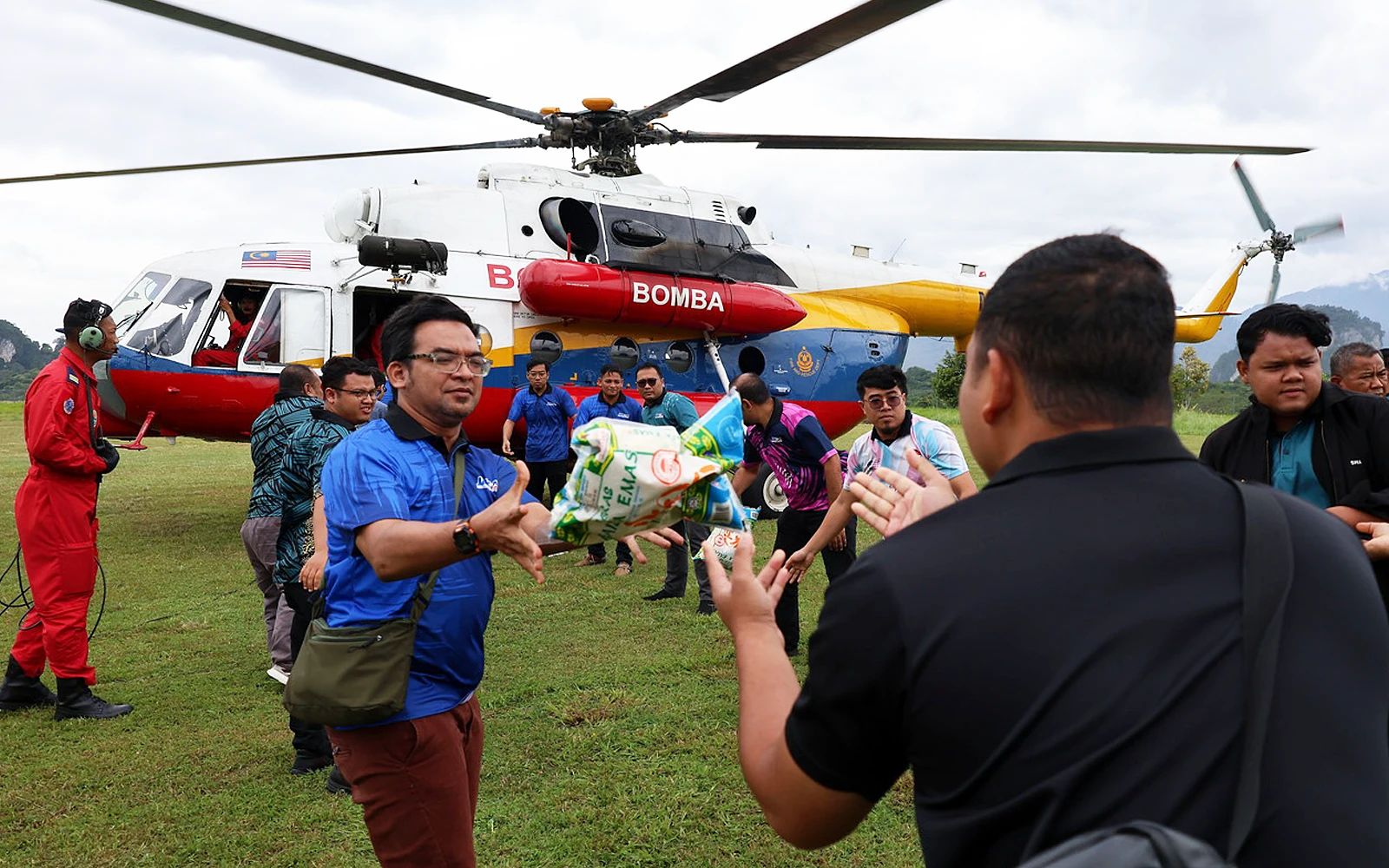 Fire dept airlifts 17 tonnes of food to aid stranded Orang Asli in Kelantan