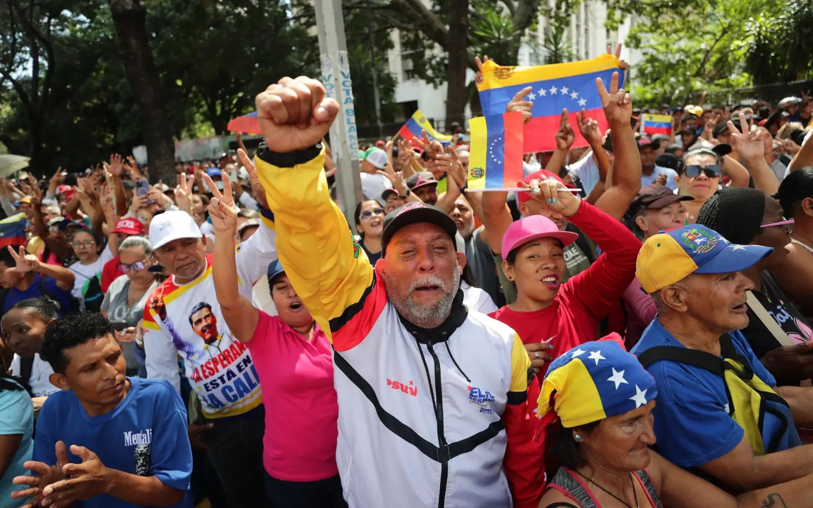 ‘Nobody is going to run home’: Venezuelan diaspora in wait-and-see mode