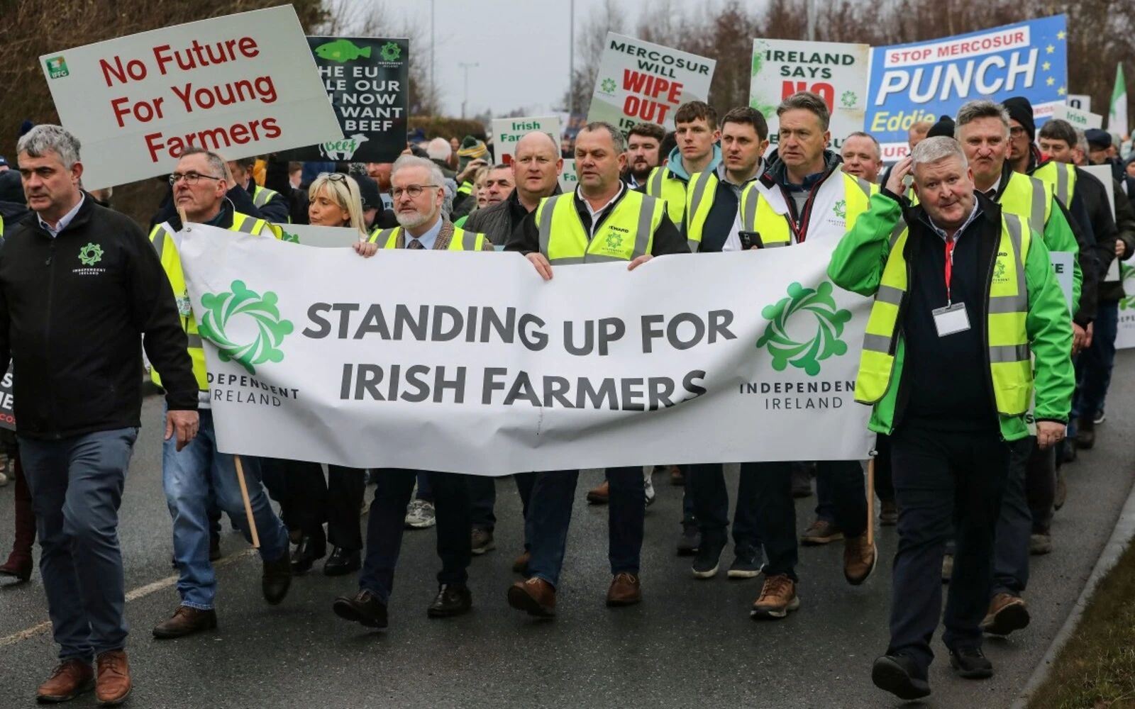 Thousands of Irish farmers protest against EU-Mercosur trade deal