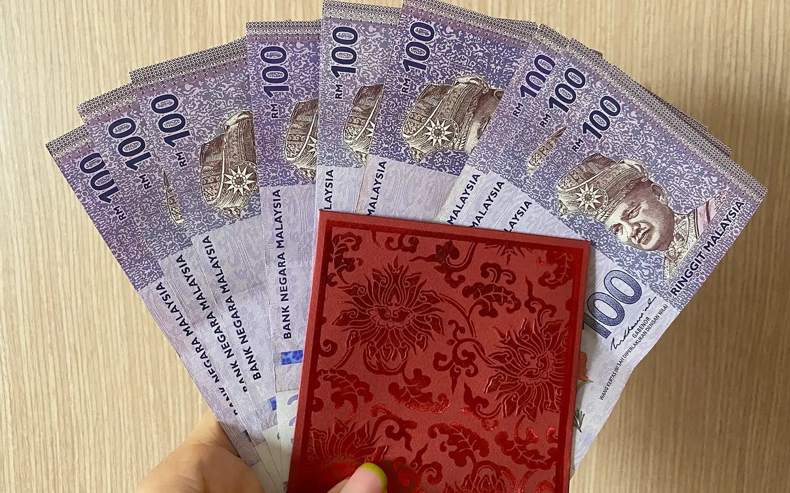 angpao with cash 
