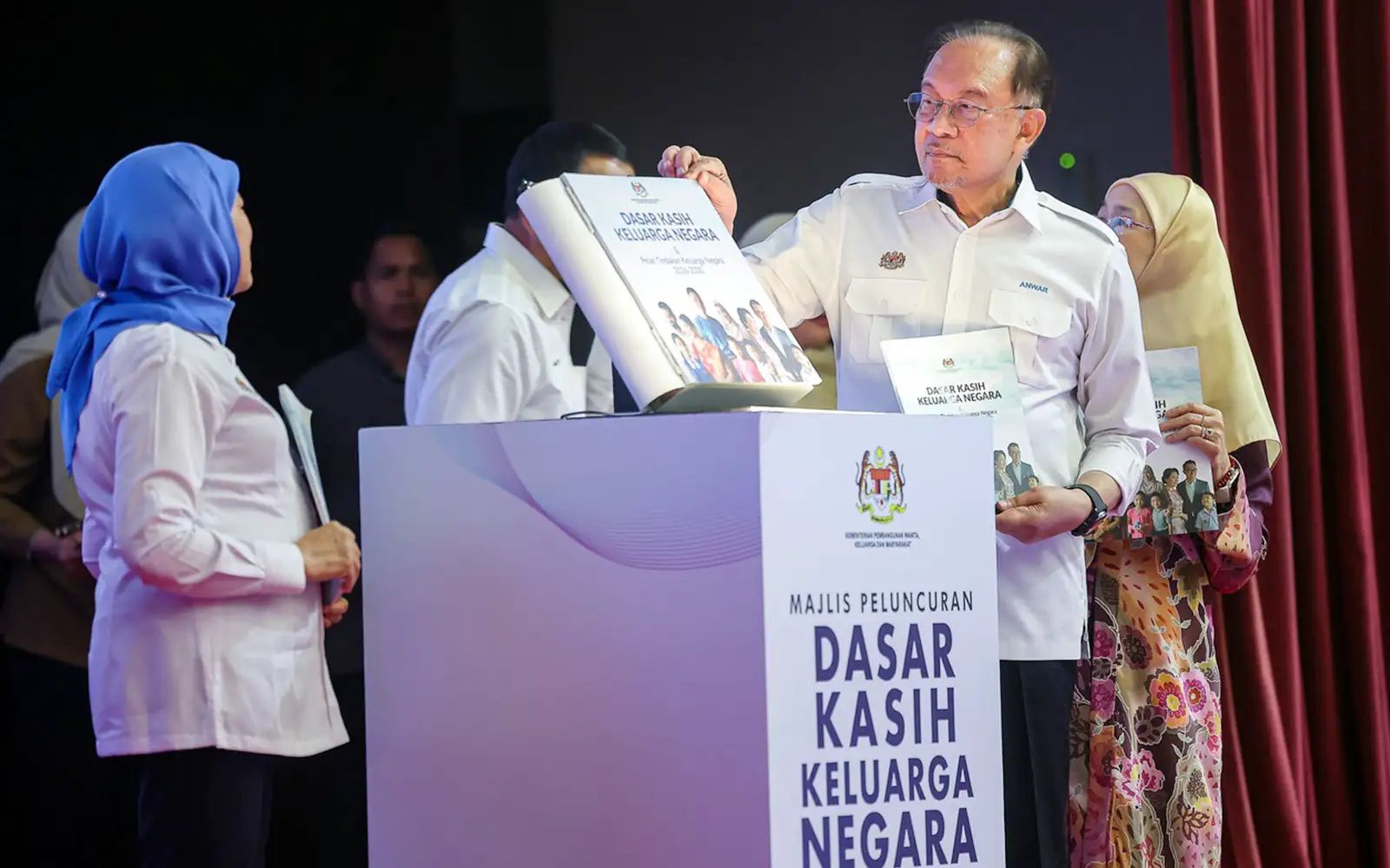 Pendidikan kekeluargaan perlu diperkasa jadi asas pembinaan negara, kata PM