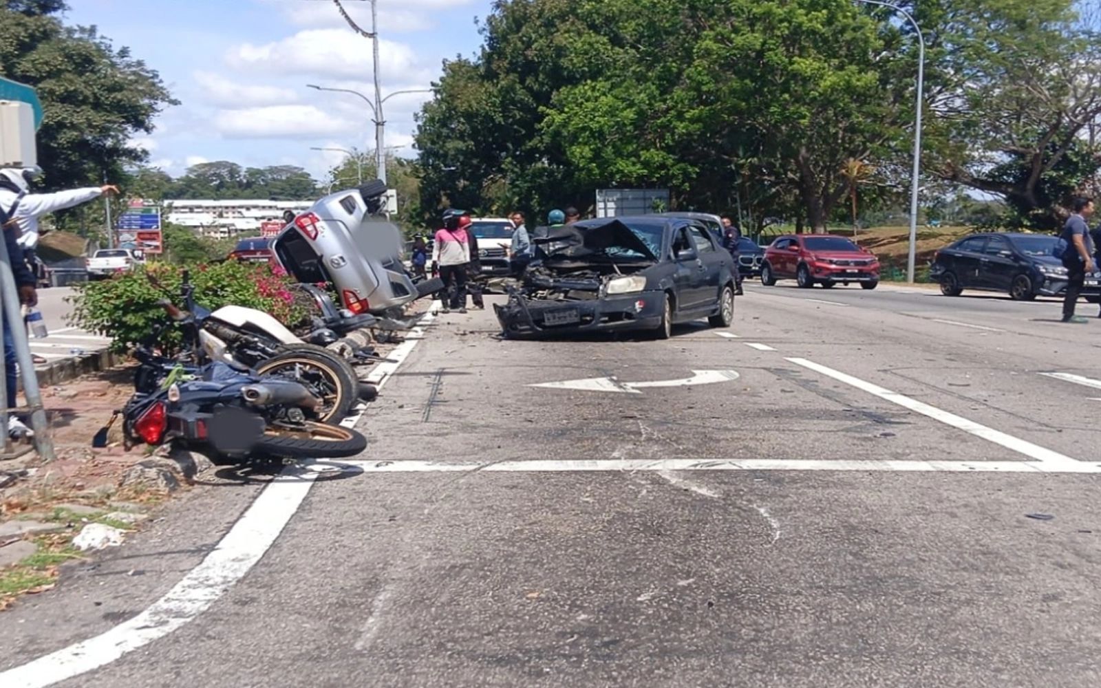 Motor dirempuh pemandu kereta microsleep