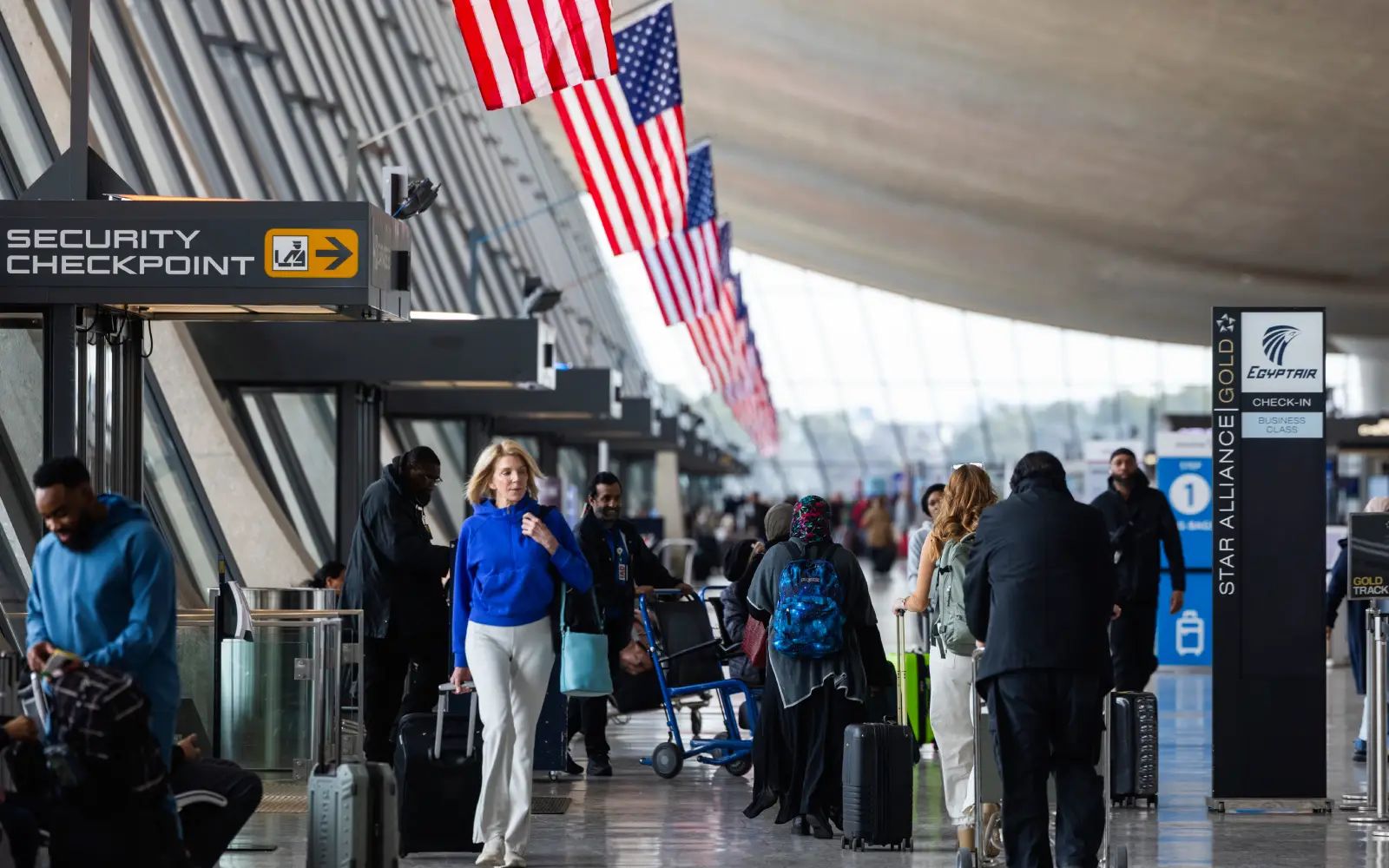 10% of US airport security officers did not work Sunday amid shutdown