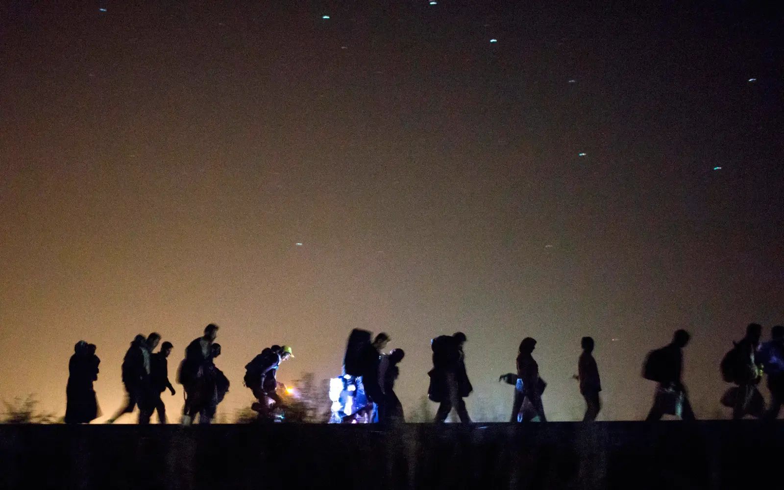 Austrian cops say large people-smuggling network dismantled