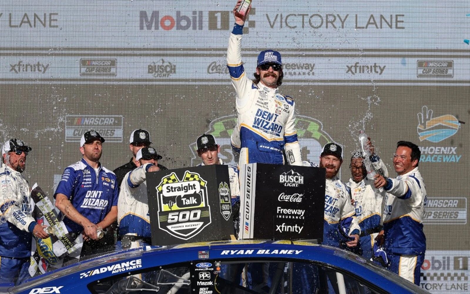 Ryan Blaney holds on in Phoenix, ends Tyler Reddick’s winning streak