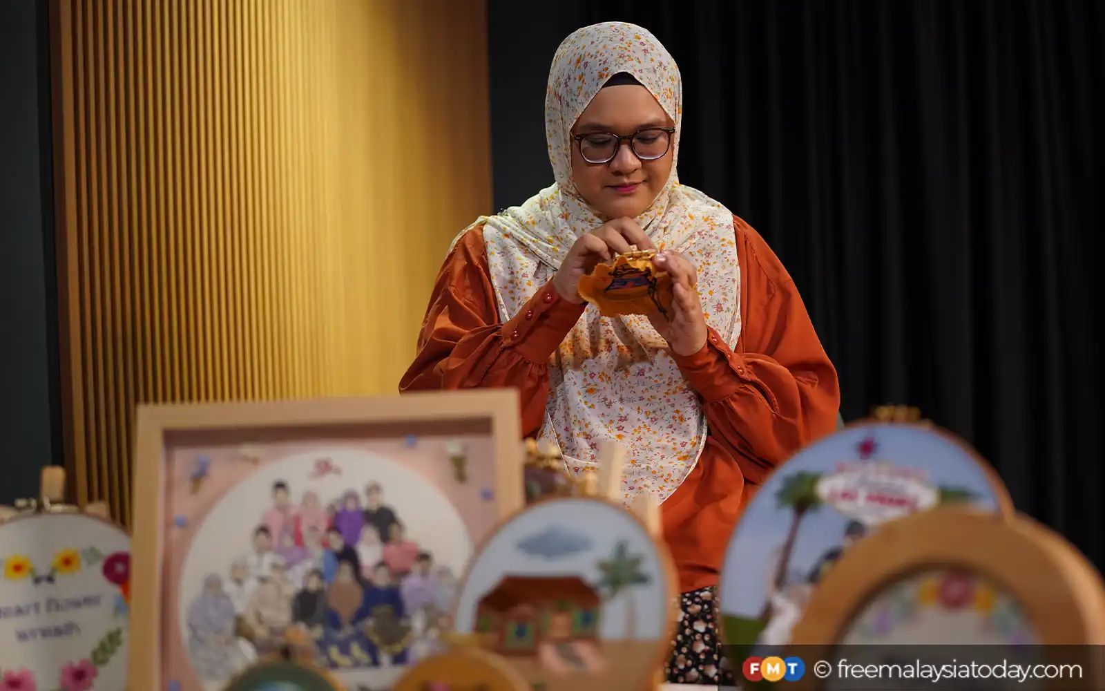 Sulam Tangan Siti Jadi Hobi Lumayan