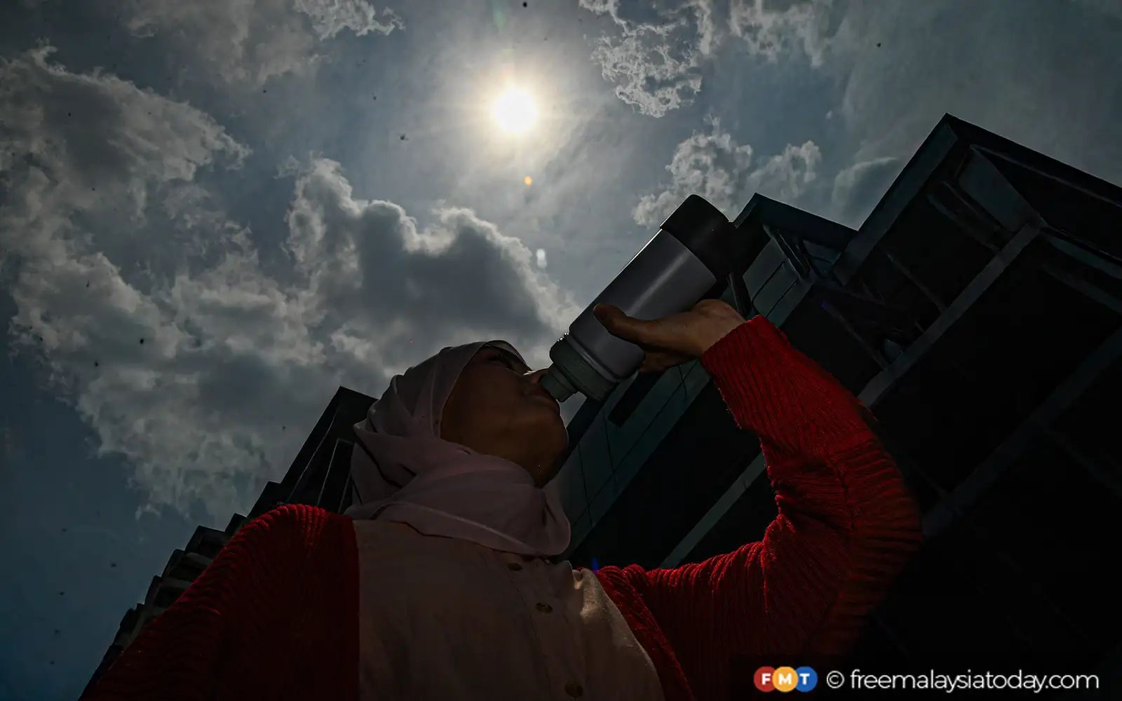 41 kes penyakit berkaitan cuaca panas