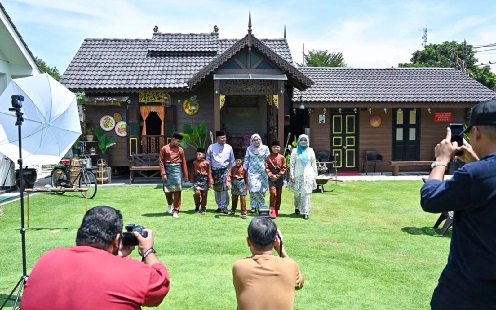 Photographer turns Raya portraits into lifeline for children’s medical care