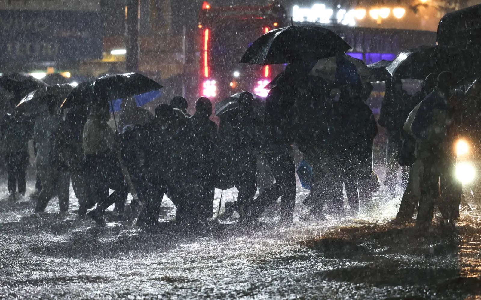 Flash floods in Nairobi kill 23