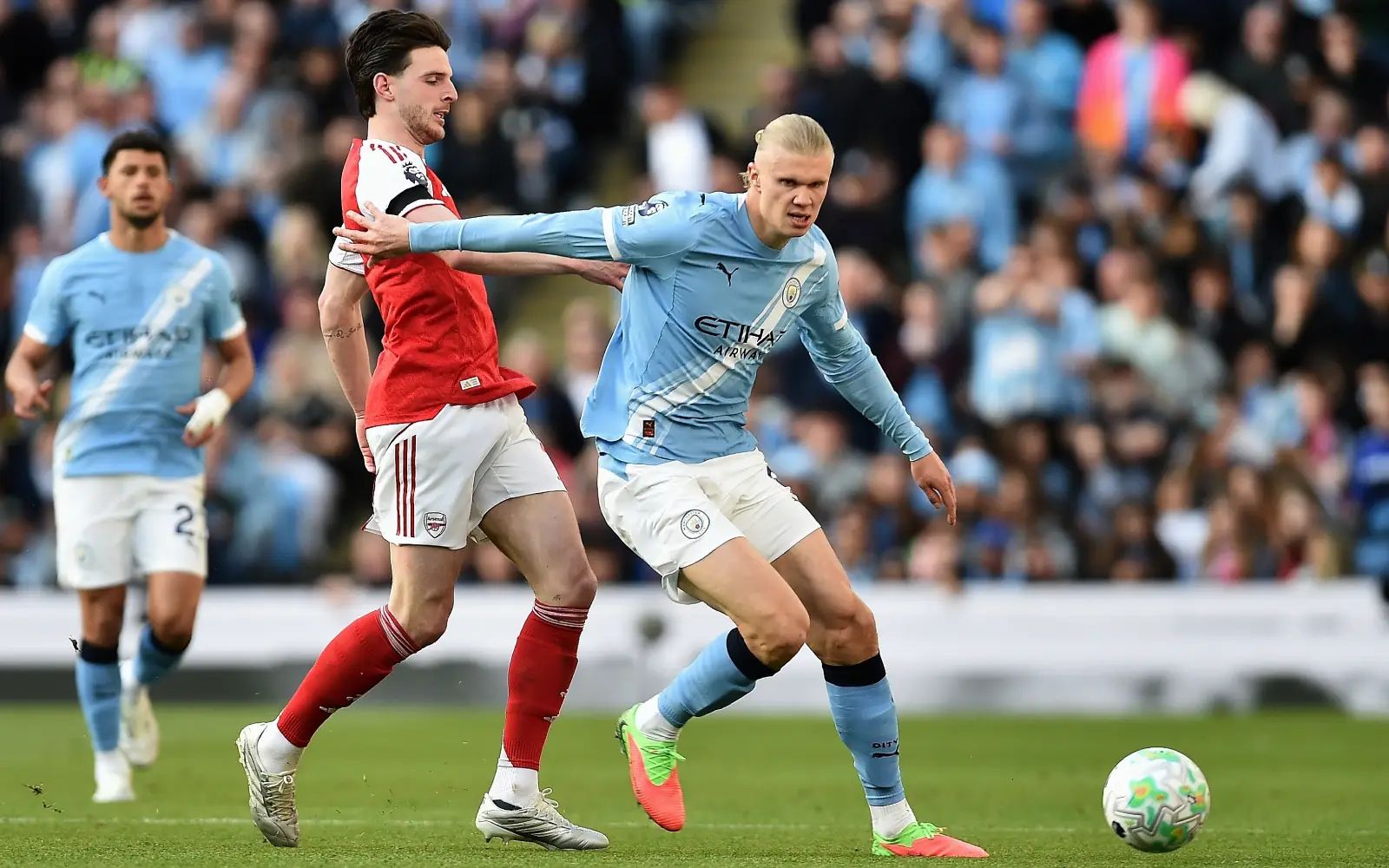 Man City beat Arsenal to seize control of title race, Liverpool win