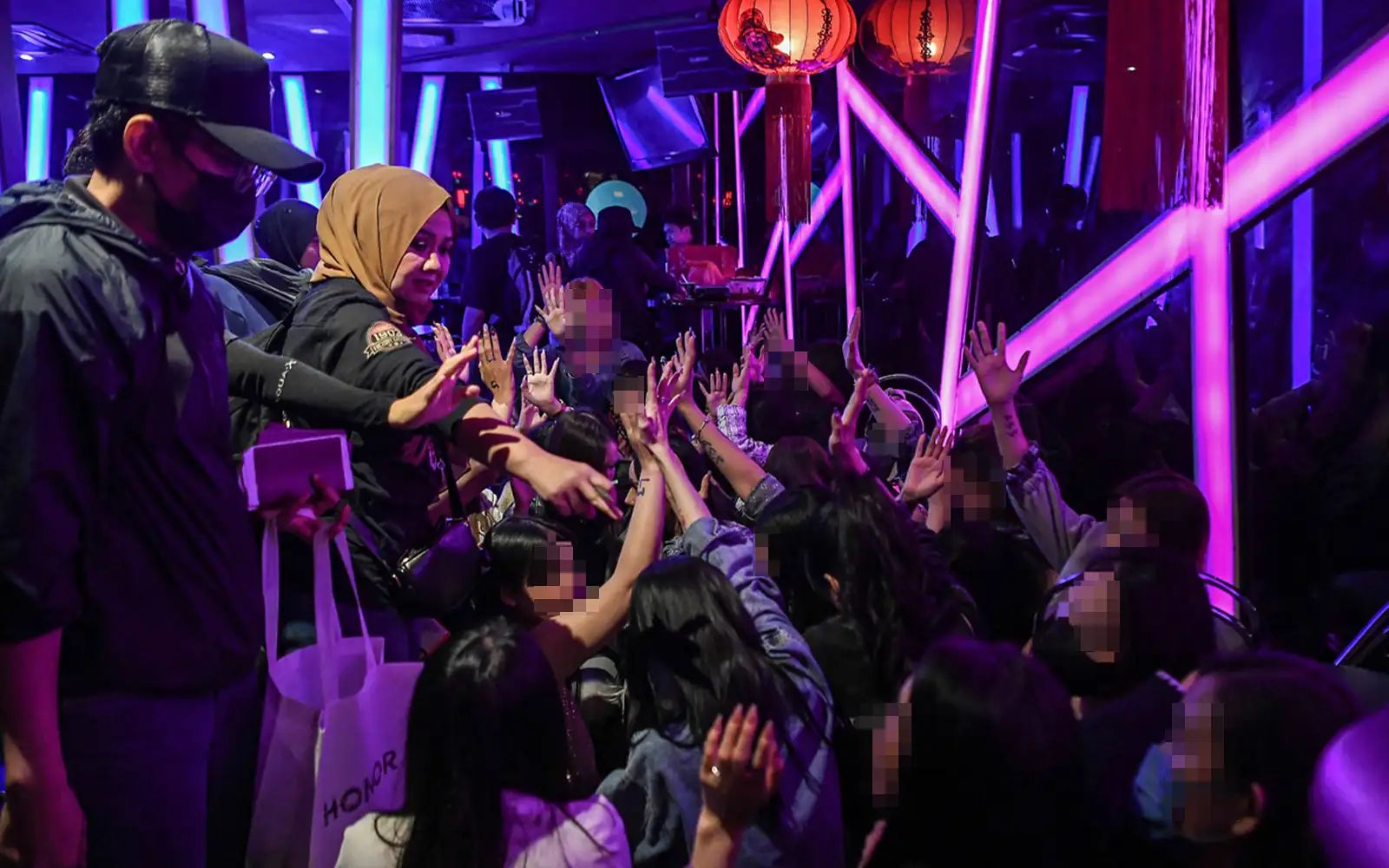 Jabatan Imigresen Malaysia (JIM) menahan 69 warga asing Jalan Imbi bernama pic 9426