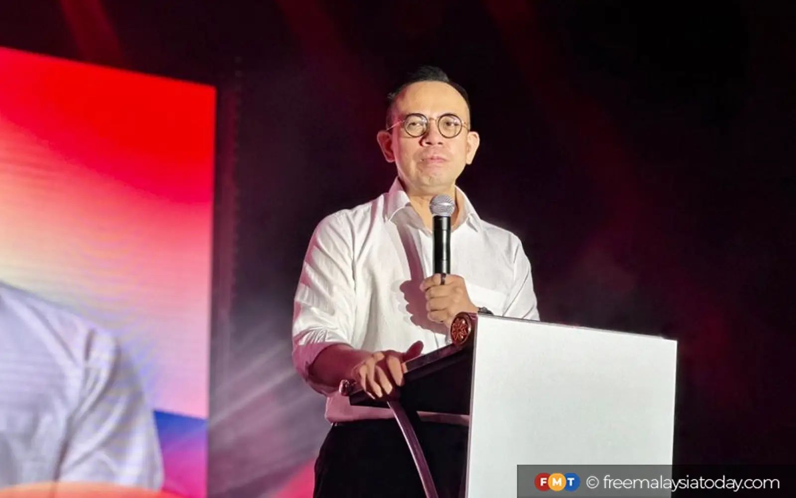 Ahli DAP mesti kukuhkan hubungan dengan rakyat, kata Sim