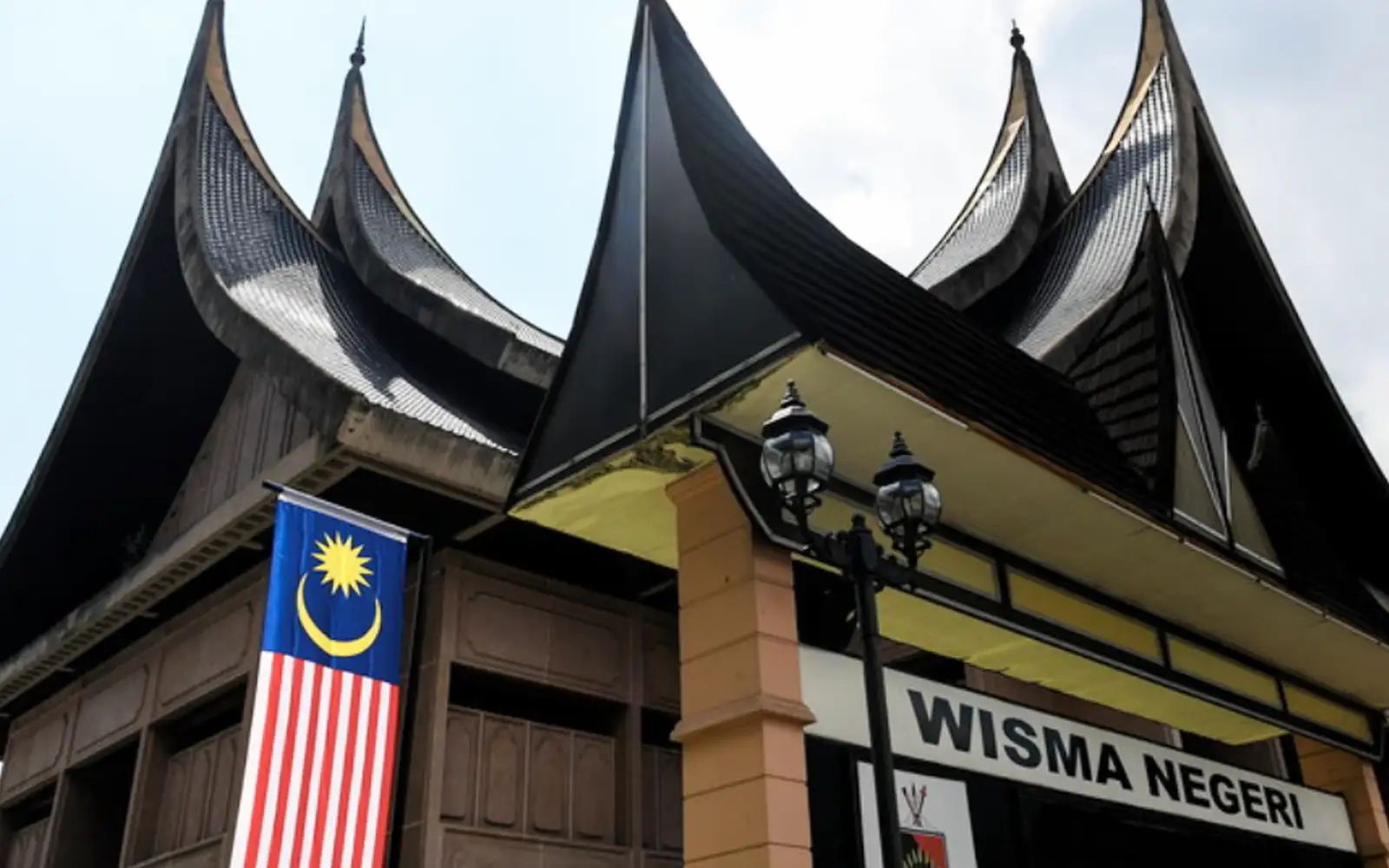 bangunan DUN Negeri Sembilan bernama pic 28426