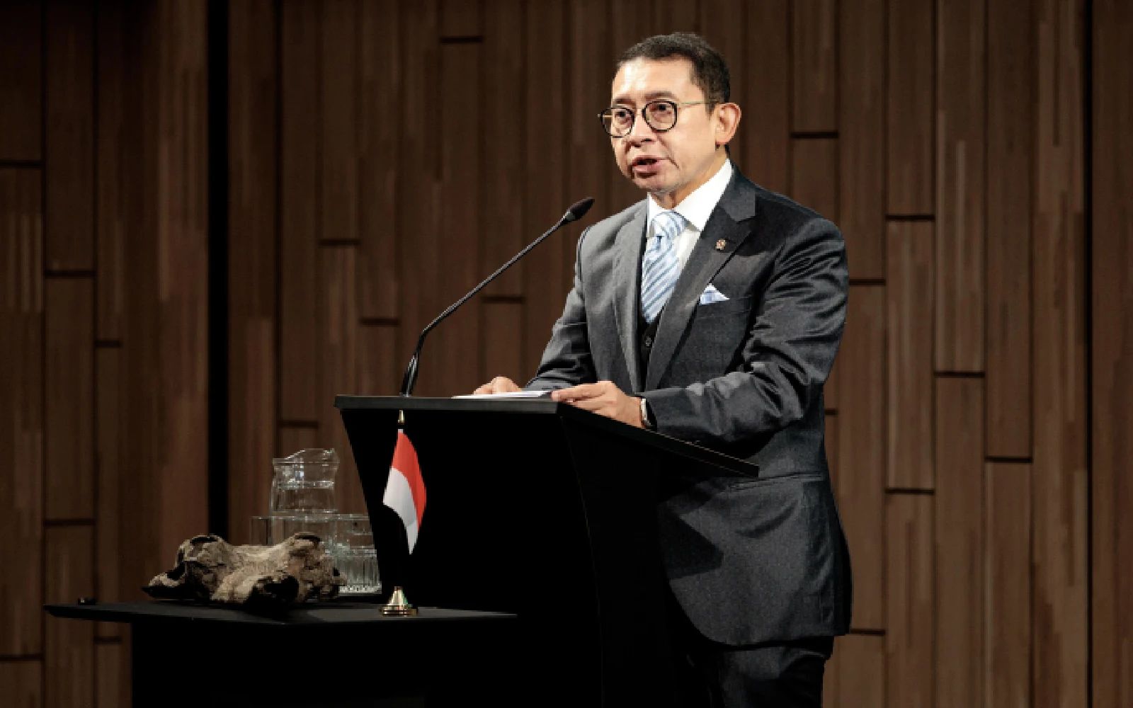 Indonesian Minister of Culture Fadli Zon delivers a speech before receiving a letter from Dutch Minister of Education, Culture and Science Gouke Moes at the Naturalis Museum in Leiden, the Netherlands, 26 September 2025. In the letter, the Netherlands commits to transferring over 28,000 fossils from the Dubois collection to Indonesia. The collection is now managed by the Naturalis Biodiversity Center. EPA