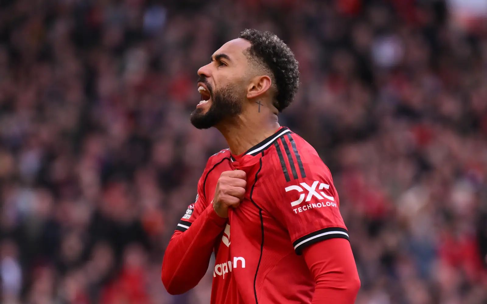 Man Utd beat Chelsea as Spurs stunned by Brighton’s equaliser