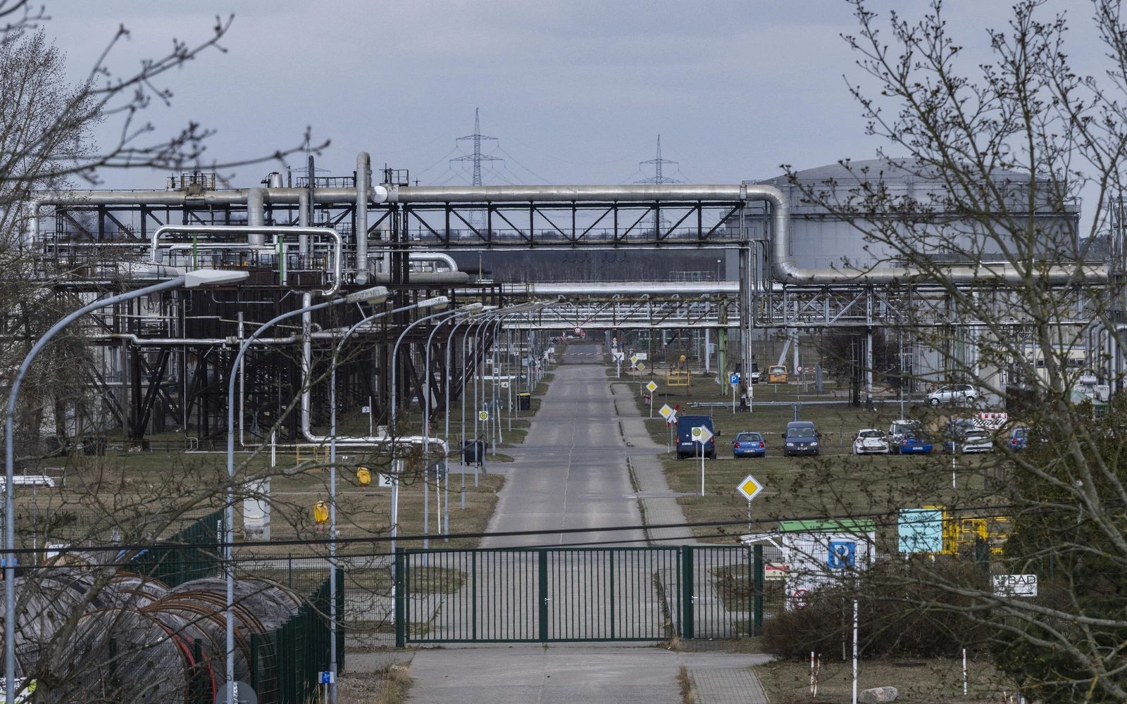 Russia says will halt flow of Kazakh oil to Germany