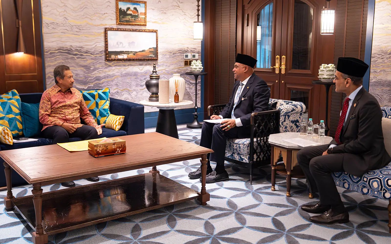 Sultan Terengganu terima menghadap Ramanan